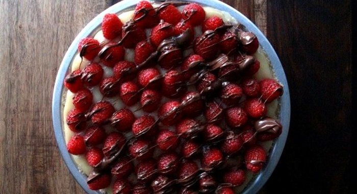 Быстрый пирог с малиной