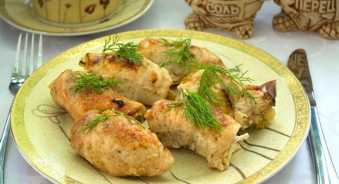 Рулетики из курицы с капустой