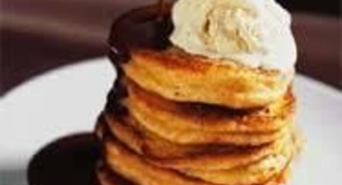 Блины с арахисом и сливочным мороженым