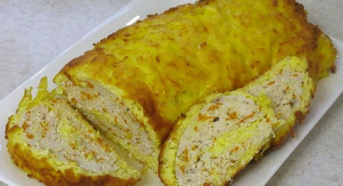 Куриный рулет в сырной корочке