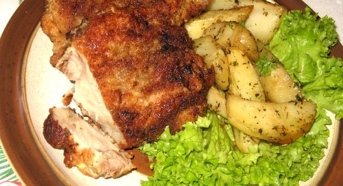 Свиная котлета на косточке