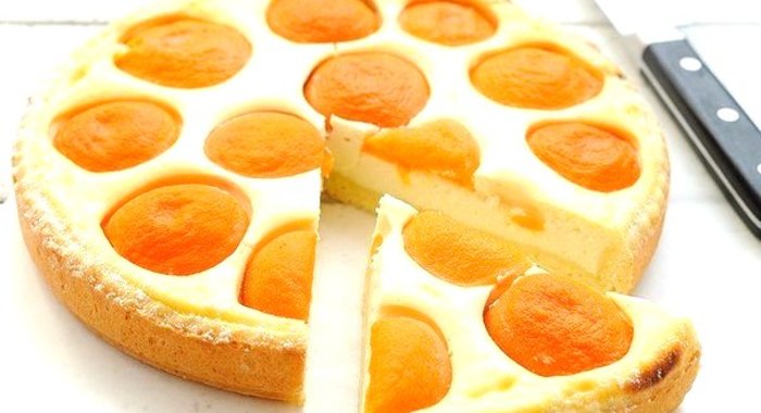 Пирог с абрикосами в мультиварке