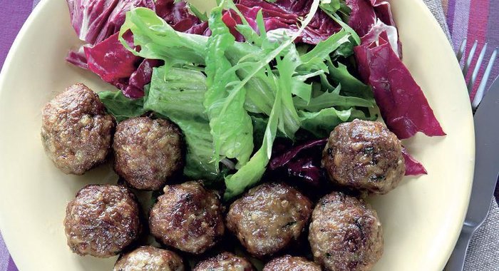 Фрикадельки из баранины с зирой, фаршированные виноградом