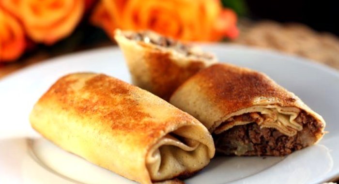 Домашние тонкие блинчики с фаршем