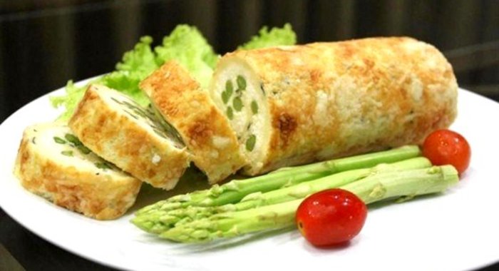 Рулет с сыром и спаржей