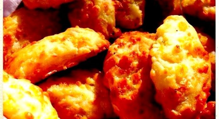 Соленое печенье с твердым сыром