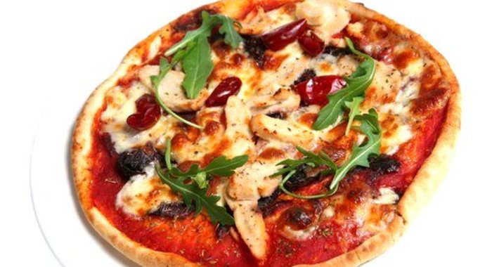 Пицца с маринованной уткой