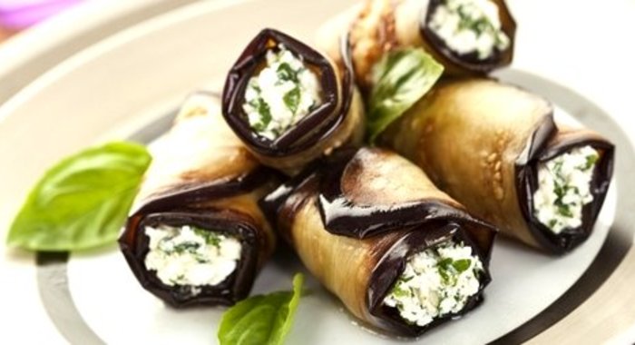 Вкусные рулетики из баклажанов с сыром