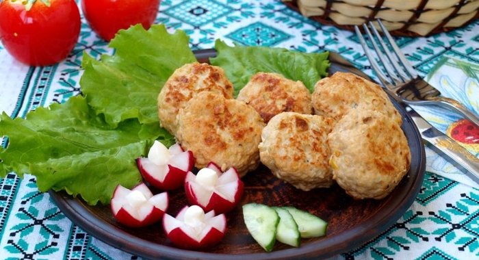 Котлеты из индюшиного фарша с лимоном