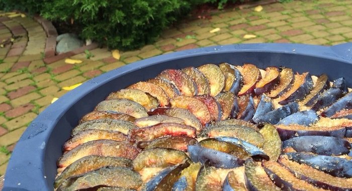 Сливовый пирог на пиве