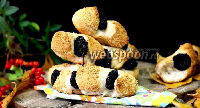 Булочки с черносливом, в хлебопечке
