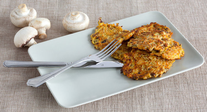 Овощные оладьи с шампиньонами
