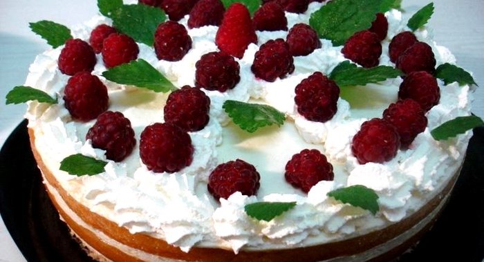 Персико - малиновый торт без выпечки