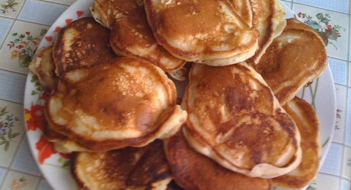 Пышные сладкие оладьи
