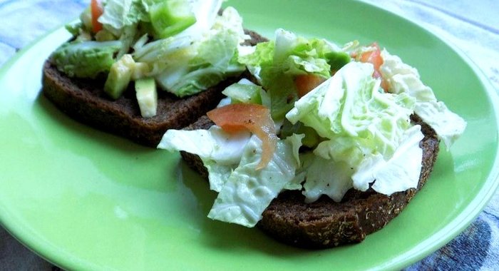 Легкий салат с авокадо