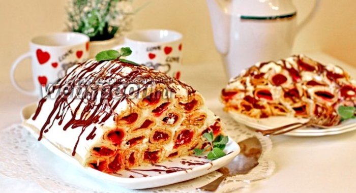 Блинный торт с вишней