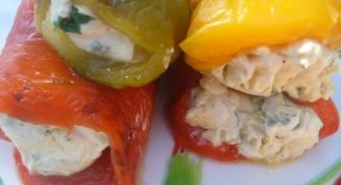 Рулеты из перцев гриль с творожным сыром