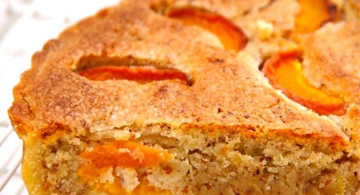 Абрикосовый пирог на дрожжах