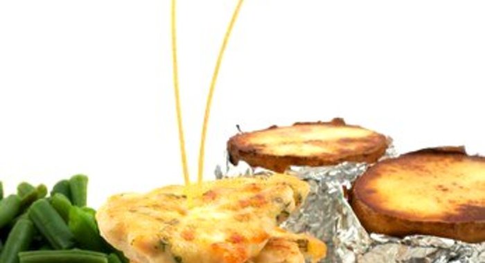 Оладьи из соленой трески с томатным соусом