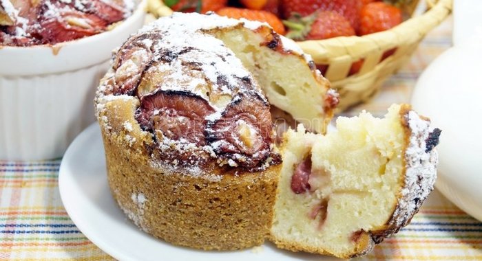 Вкусный кекс с клубникой «Арчи»