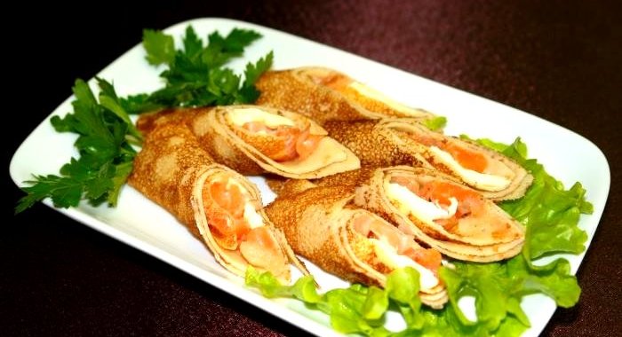 Блинчики с лососем и сыром