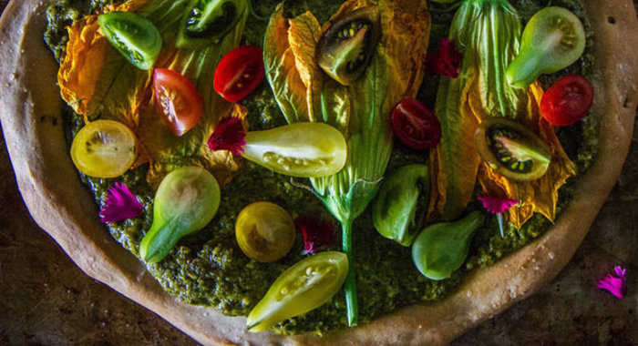 Пицца с цветами тыквы