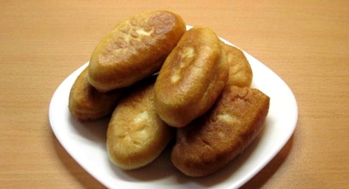 Пирожки с сайрой и рисом