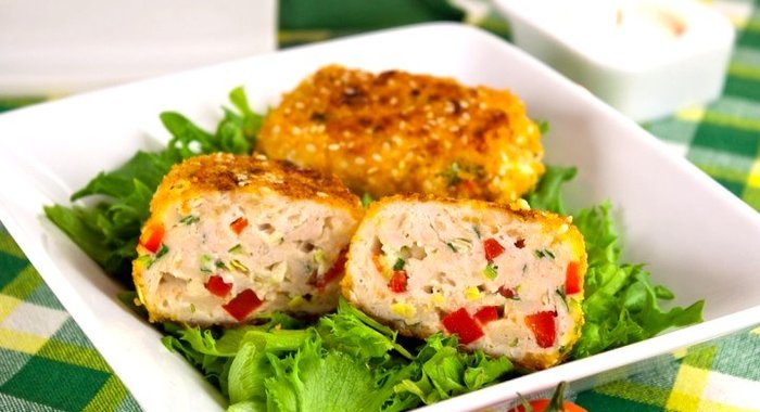 Котлеты с куриным филе, сыром и болгарским перцем