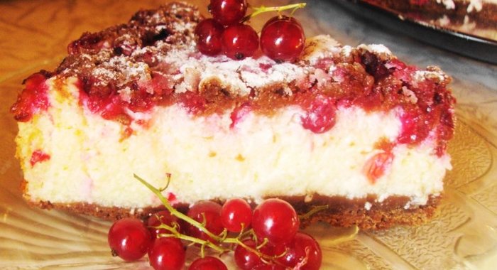 Творожный пирог со смородиной