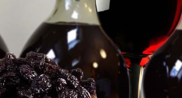 Домашнее вино из чернослива