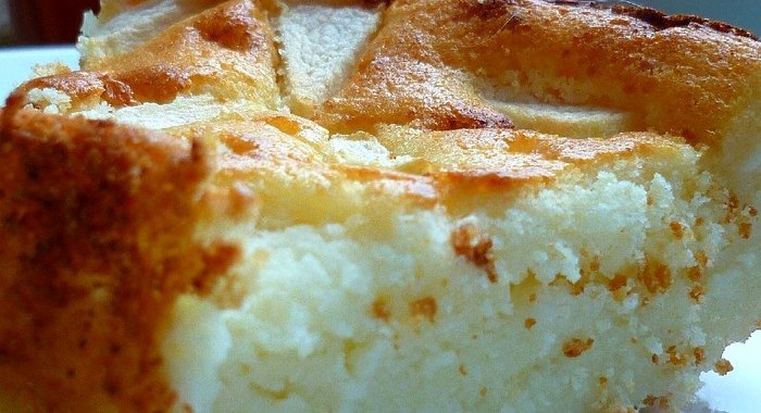 Запеканка с творогом и яблоками