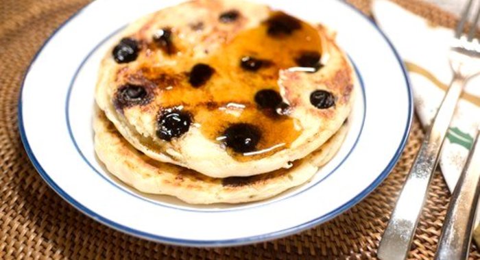 Кукурузные блины с черникой