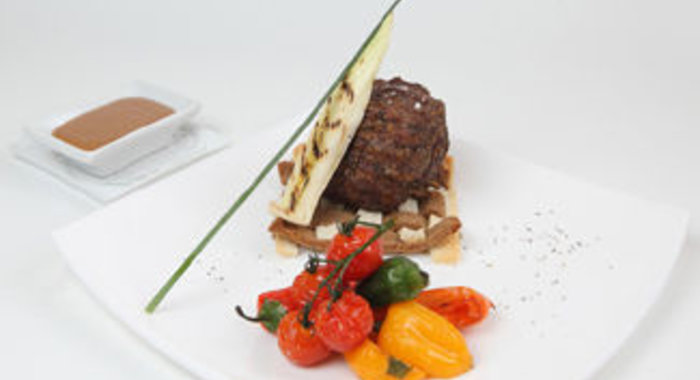 Стейк по-шотландски с хлебным соусом