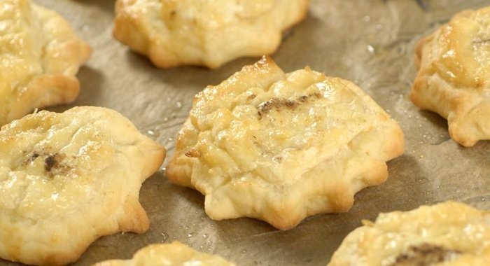 Калицуния, греческие пирожки к пасхе