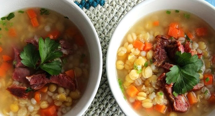 Гороховый суп с копчеными ребрами
