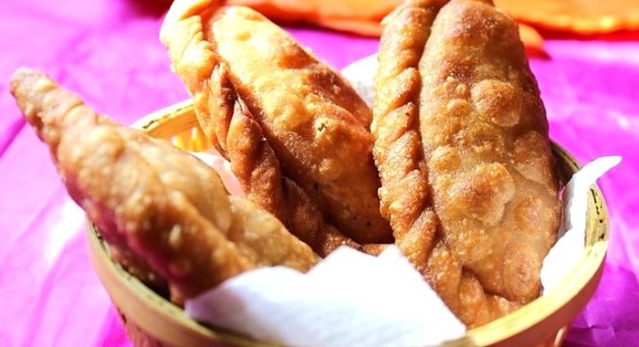 Пирожки, жареные в масле