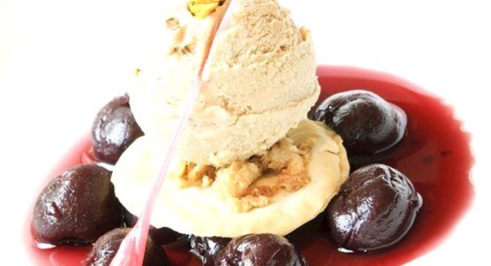 Чернослив в зеленом чае с ароматом лимона