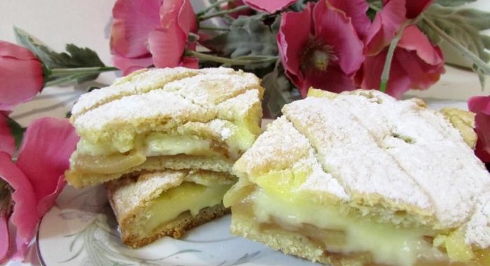 Яблочный пирог с кремом