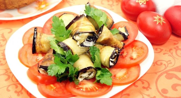 Рулетики из баклажанов