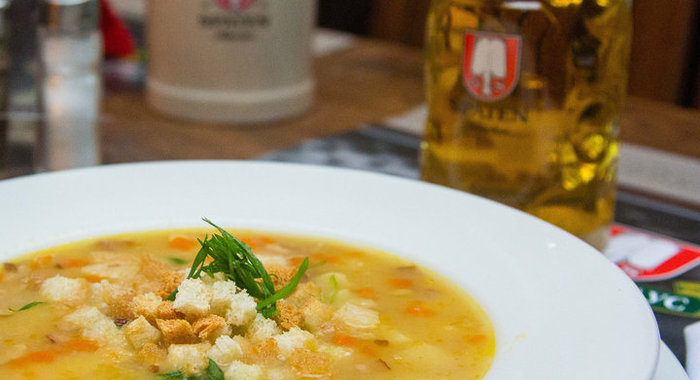 Гороховый суп с копченостями