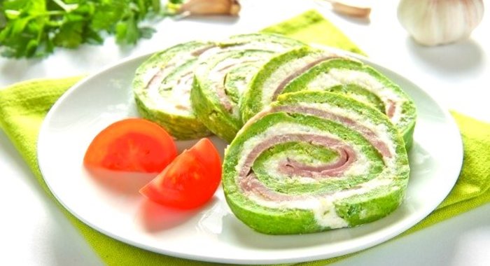 Рулет с ветчиной, шпинатом и сыром