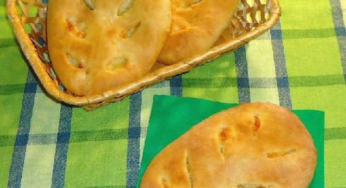 Фугасс с сыром