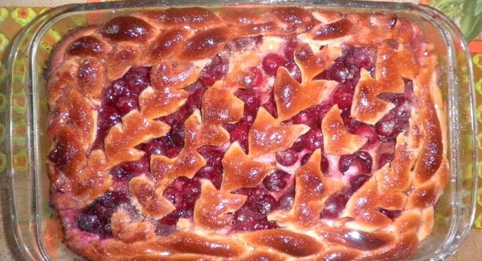 Постный пирог с вишней