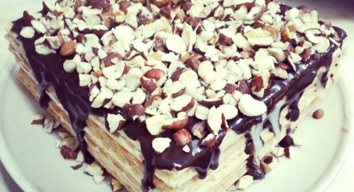 Вафельный торт с орехами и кокосом