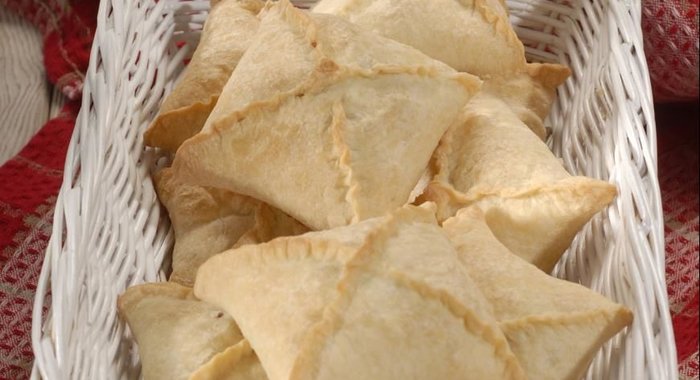 Пирожки из слоеного теста