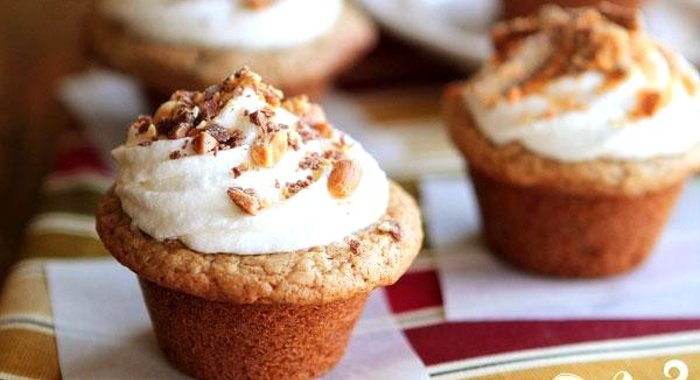 Кексы с шоколадной начинкой и кремом