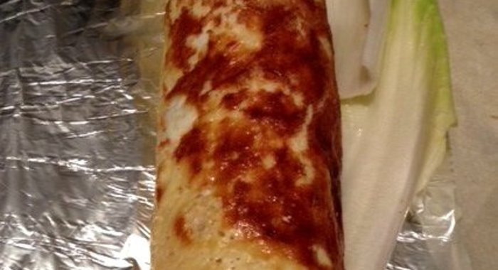 Яичный рулет с курицей, грибами и творогом