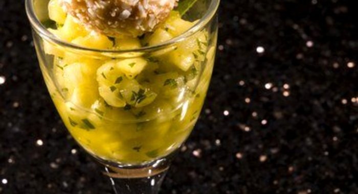 Ананасы на гриле с карамельным соусом