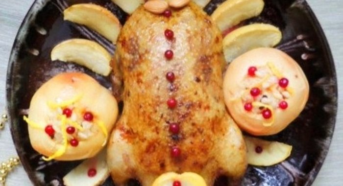 Рождественская утка, фаршированная рисом