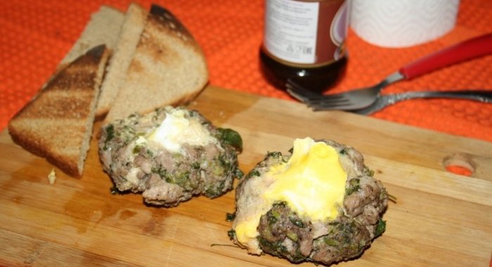 Котлетки с желтками на мангале